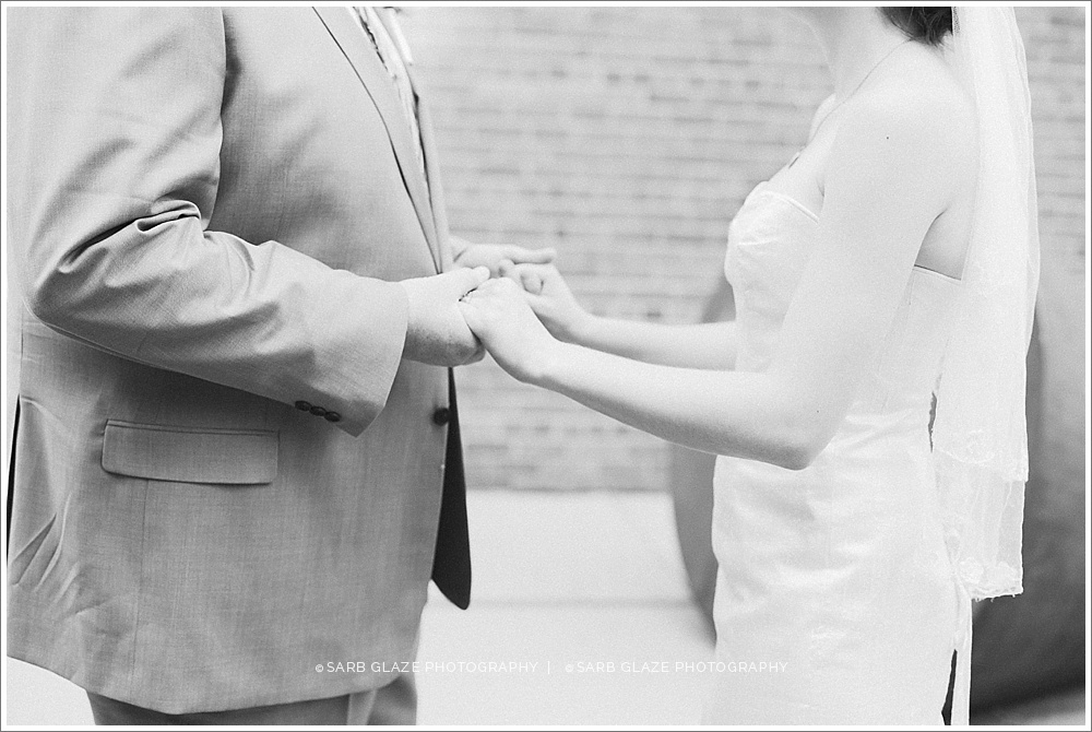 Vancouver_Wedding_Photographer_Sylvia_Hotel_Yaletown_First_Look_0015