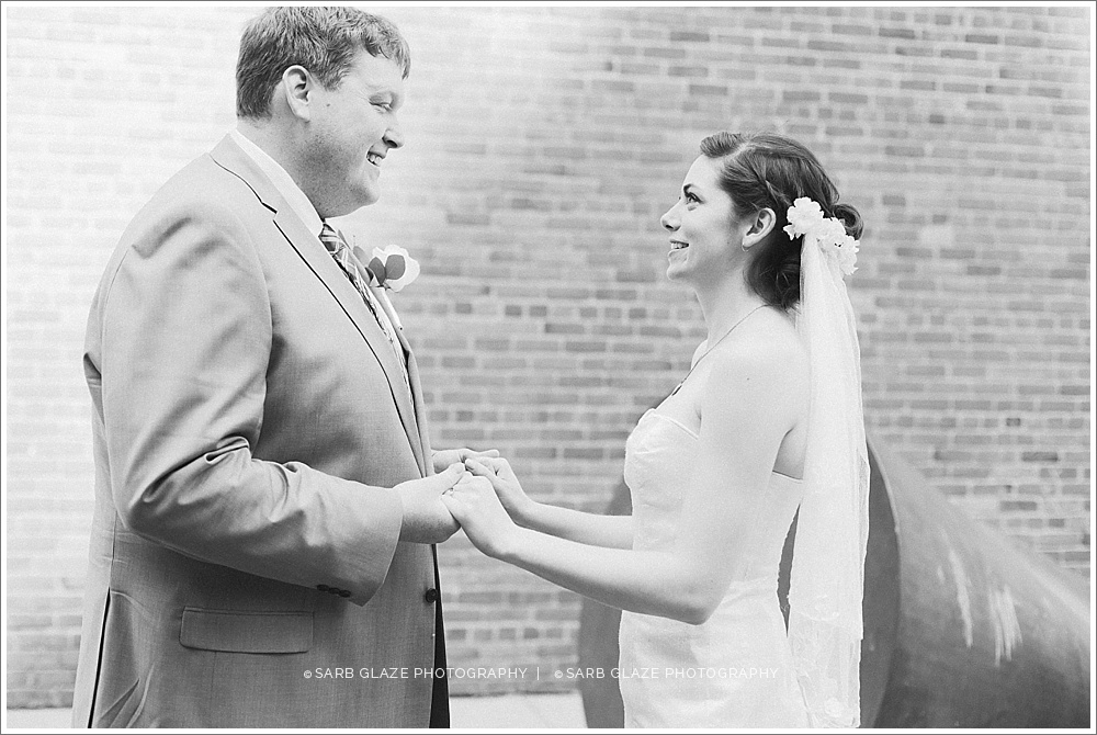 Vancouver_Wedding_Photographer_Sylvia_Hotel_Yaletown_First_Look_0016
