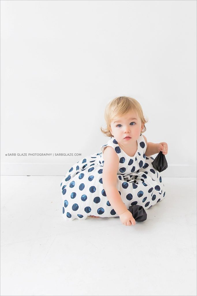 vancouver_christmas_holiday_mini_session_modern_bright_photographer_0005